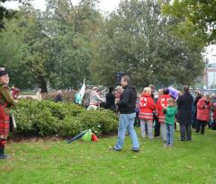 2014 herdenking evacuatiemonument (10)