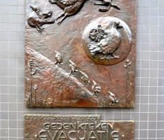 2014 herdenking evacuatiemonument (26)