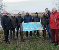 Onthulling paneel Waal in de frontlinie