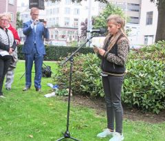 IMG_1783_meisje met gedichtje-2