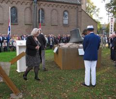IMG_4224_het monument is onthuld