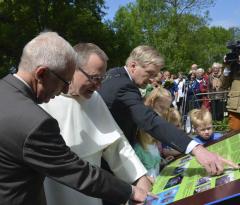 onthulling kloosterpaneel (14)
