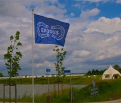 vlag bij begin frontlinepad 8 juni 2012